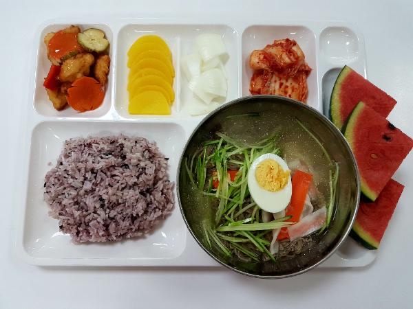 Suất ăn văn phòng cao cấp VIP của Hưng Thịnh Foods